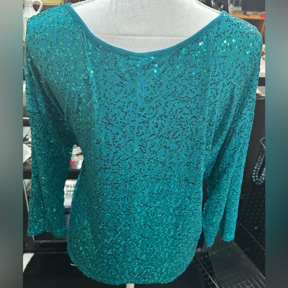 Madison sz large teal sequin top